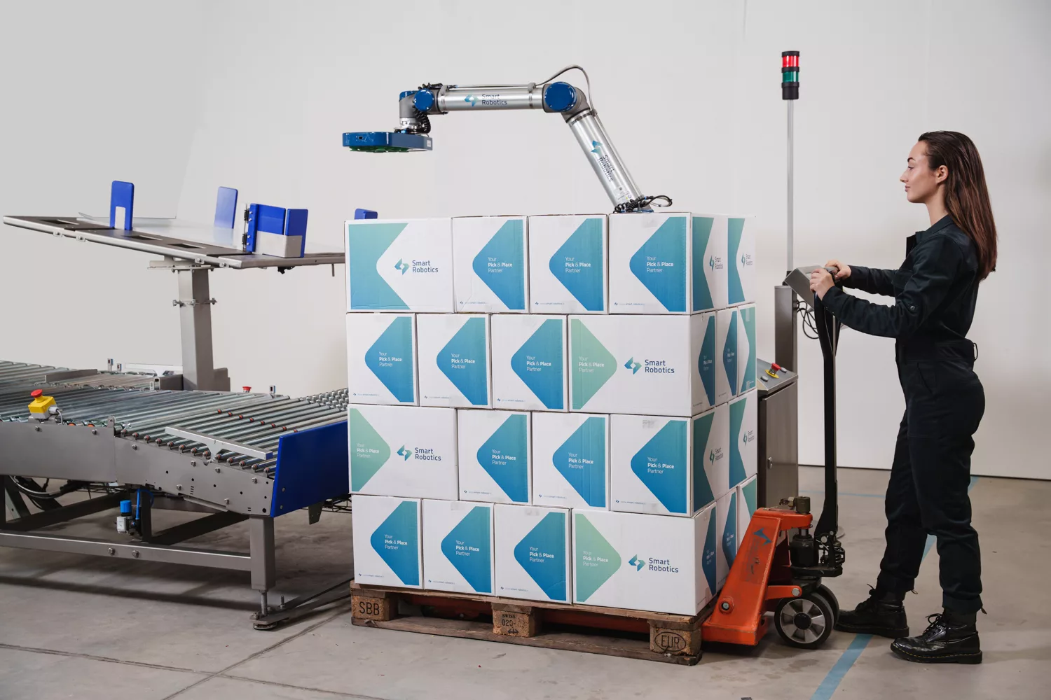 operator using a cobot